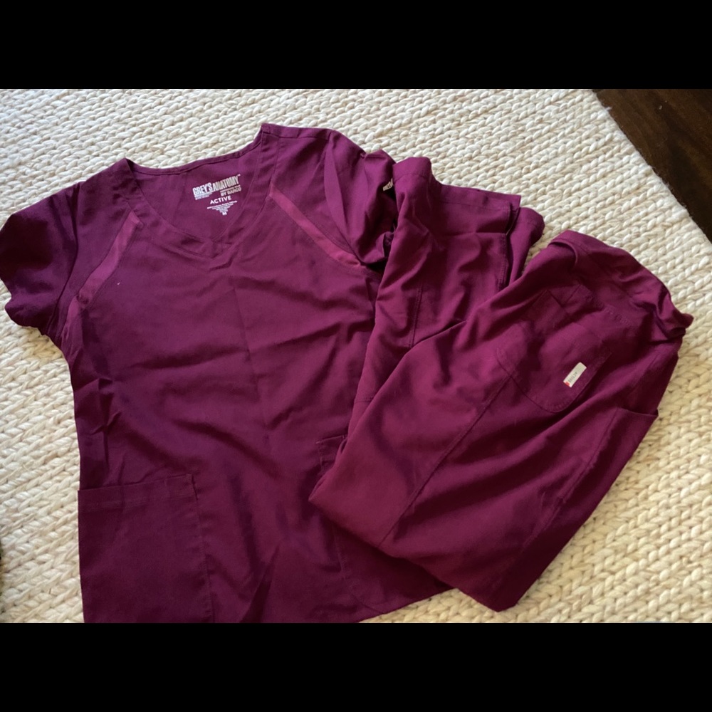 Greys anatomy scrubs size medium